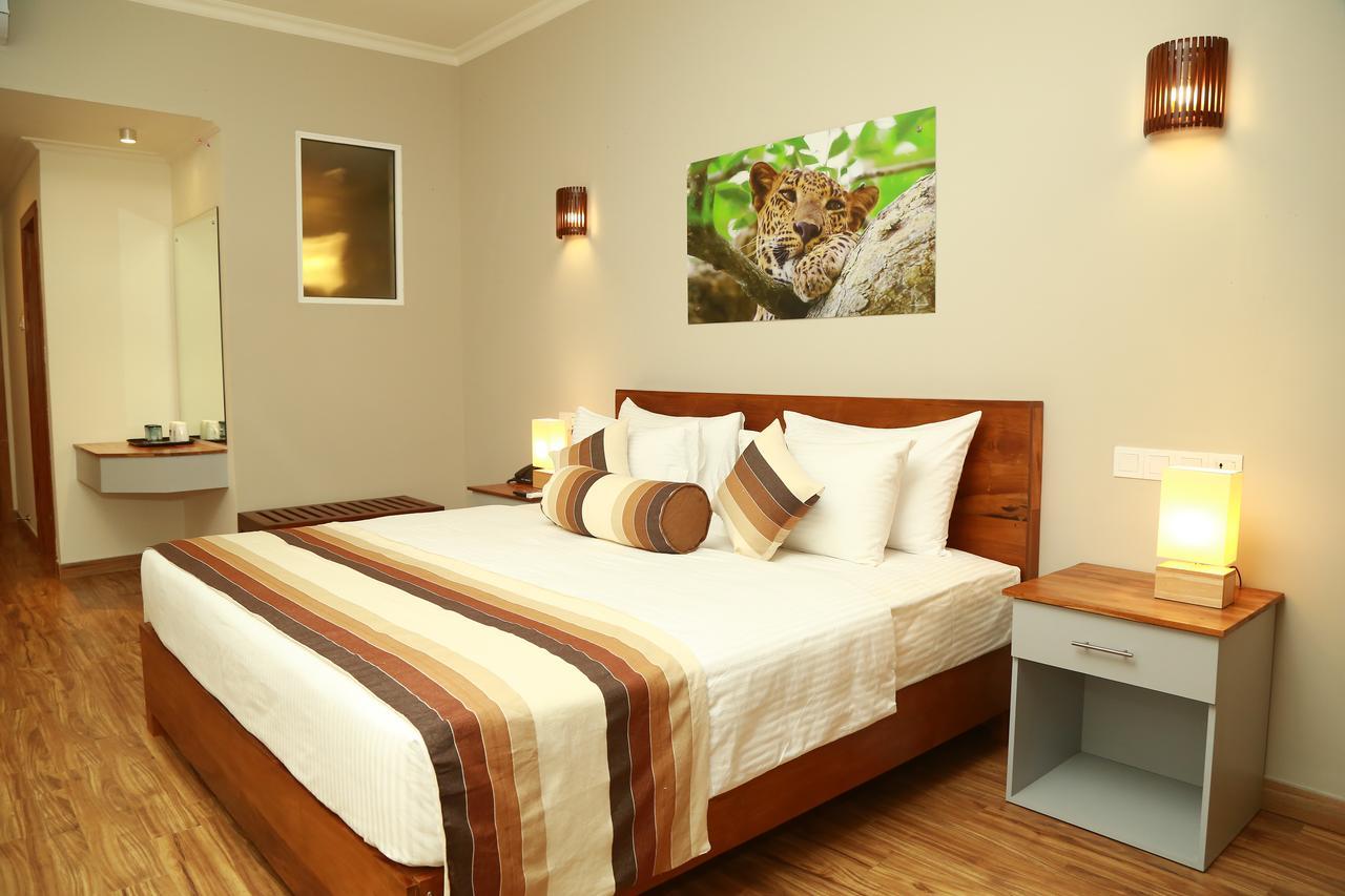 Twenty-Two Weligambay Hotel Weligama Exterior photo