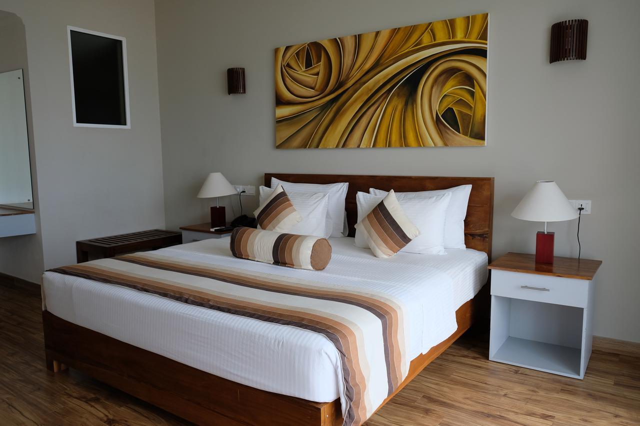 Twenty-Two Weligambay Hotel Weligama Exterior photo