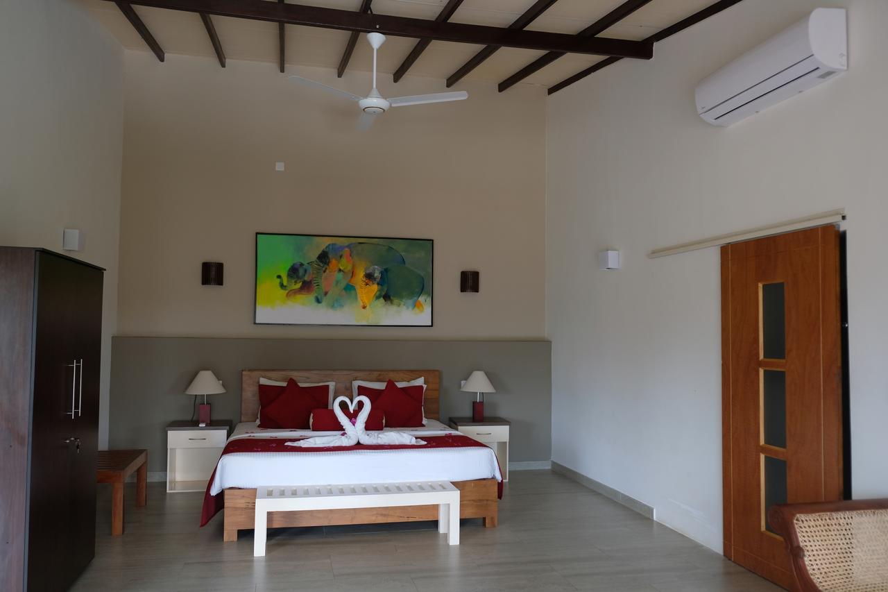 Twenty-Two Weligambay Hotel Weligama Exterior photo