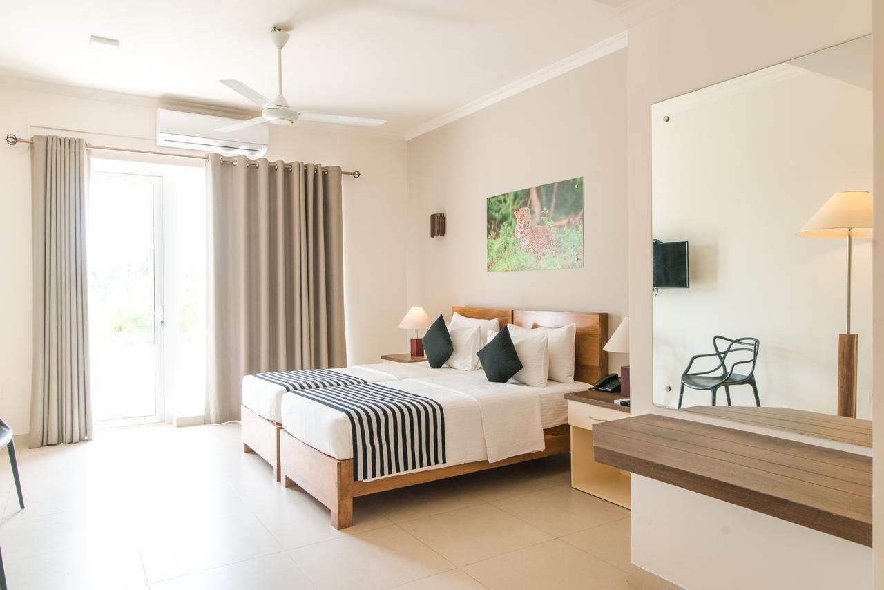 Twenty-Two Weligambay Hotel Weligama Exterior photo