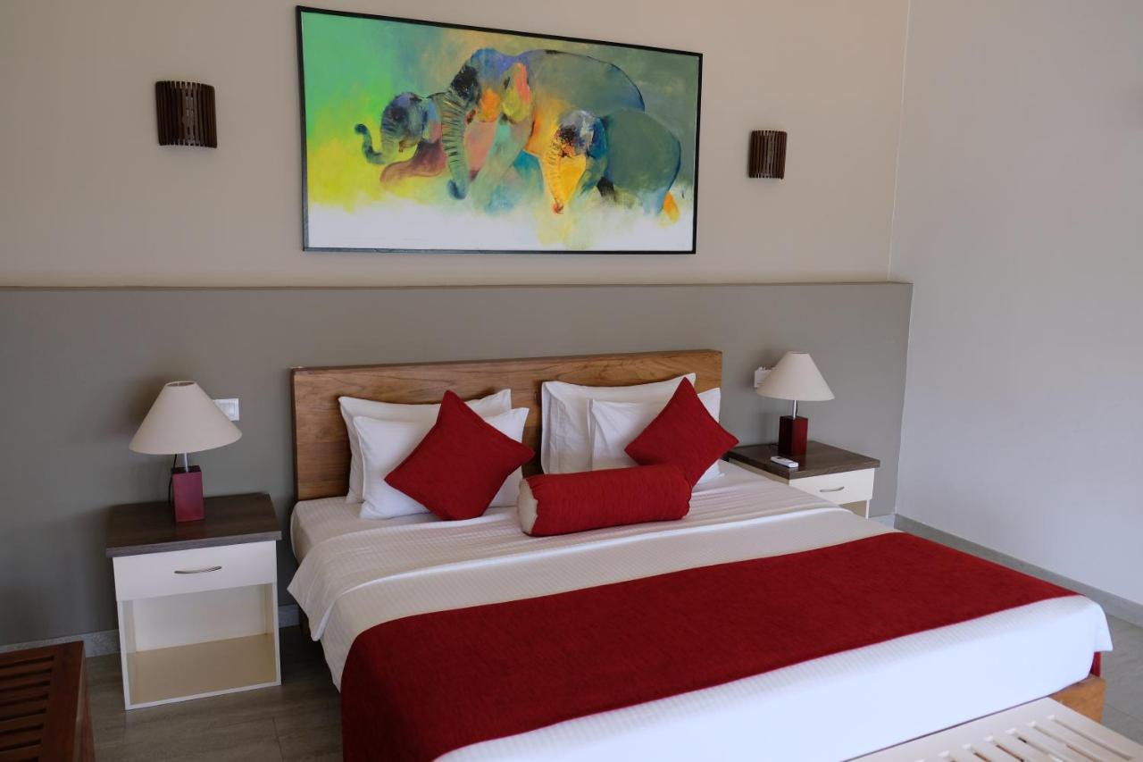 Twenty-Two Weligambay Hotel Weligama Exterior photo